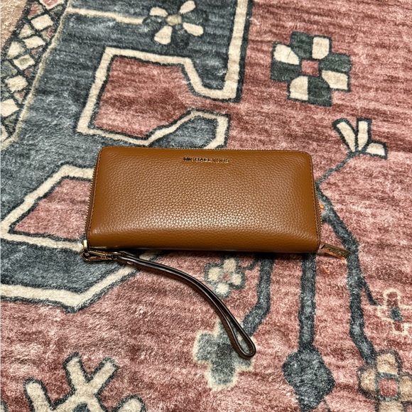 Michael Kors jet set wallet - Picture 1 of 5